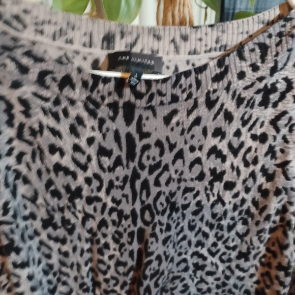 LIMITED L Leppard Top - Picture 3 of 7